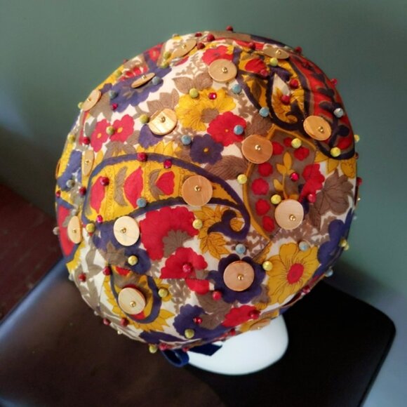 Vtg 60s Floral Liberty Sequin Pillbox Turban Hat - Picture 6 of 6
